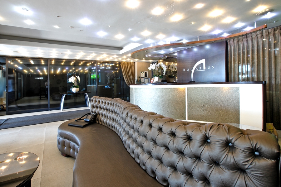 4 Bedroom Property for Sale in Waves Edge Western Cape